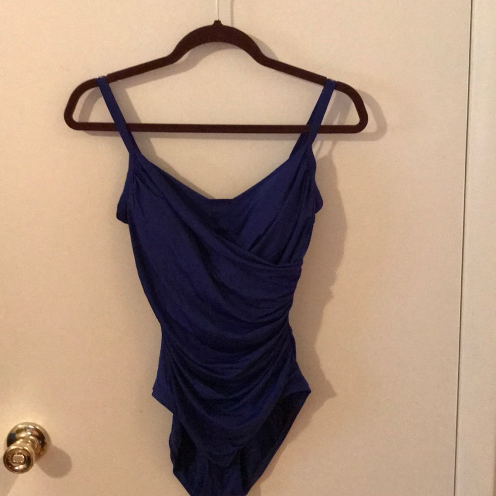 Jantzen front cross sheath swimsuit